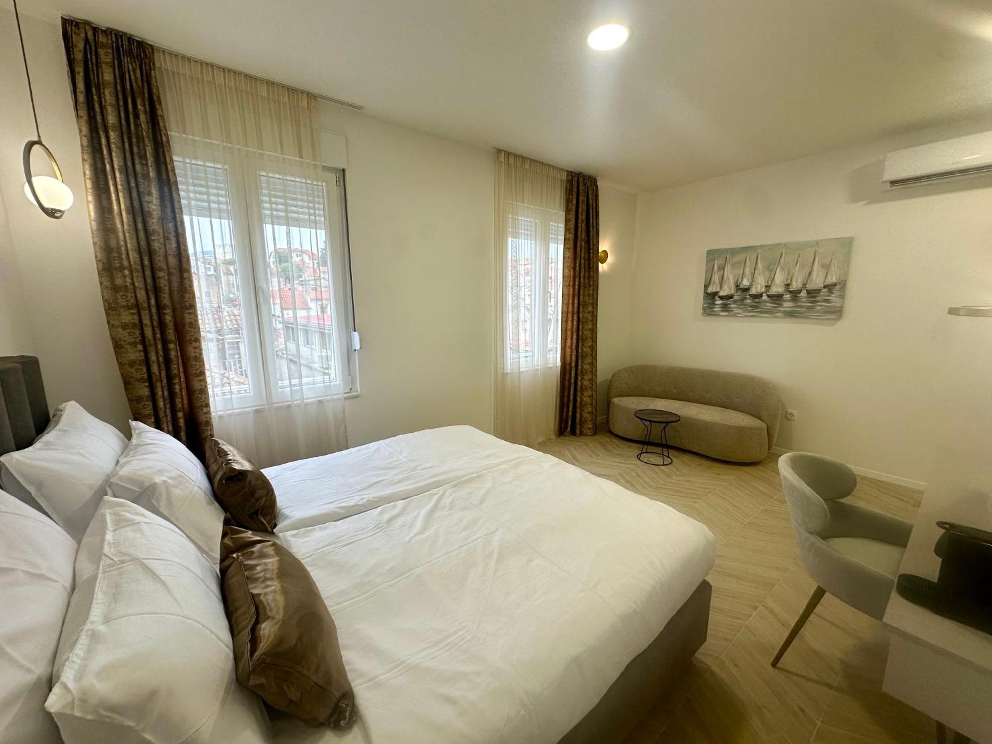 Mariani Luxury Rooms In Center Split Extérieur photo
