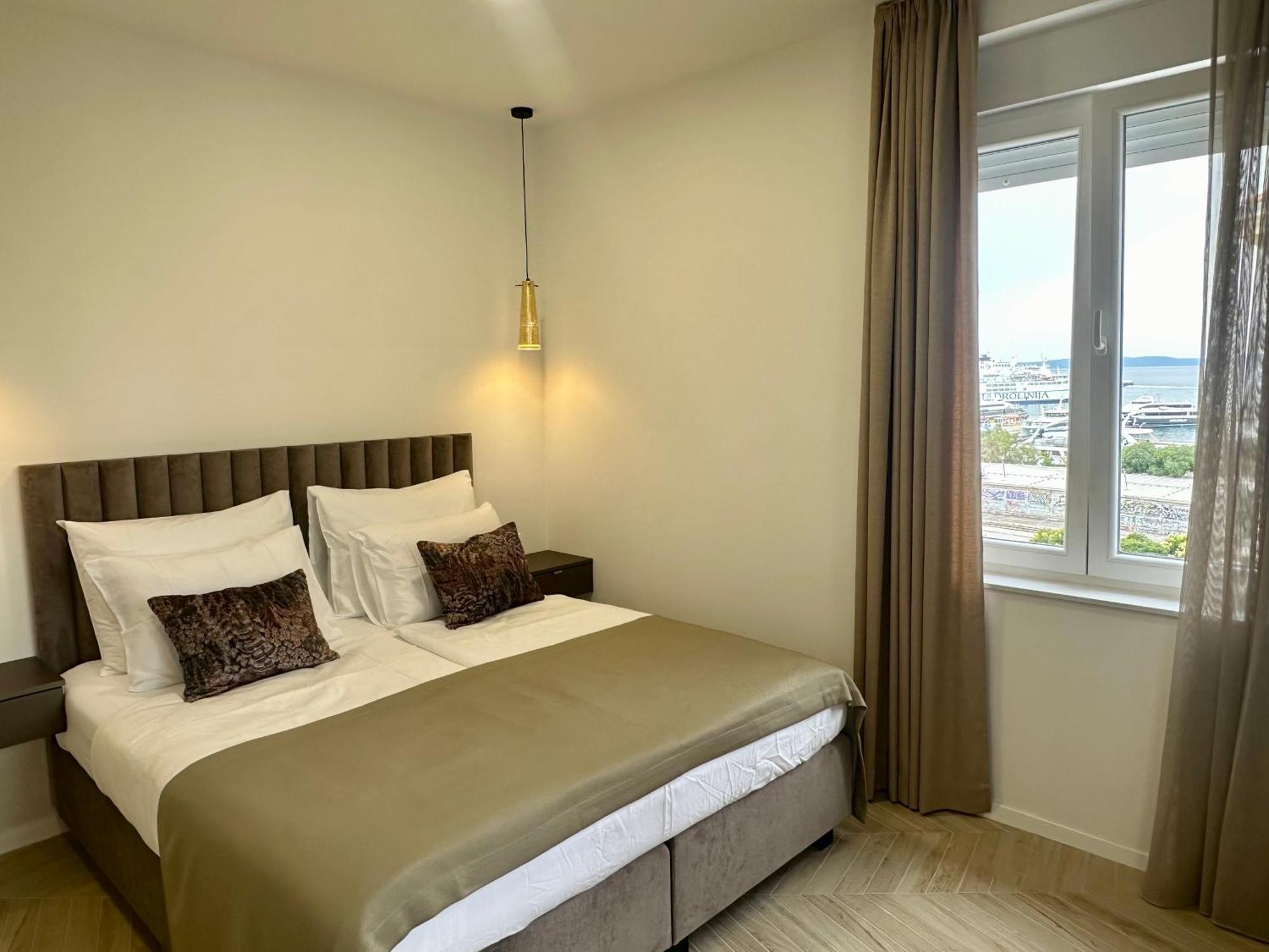 Mariani Luxury Rooms In Center Split Extérieur photo