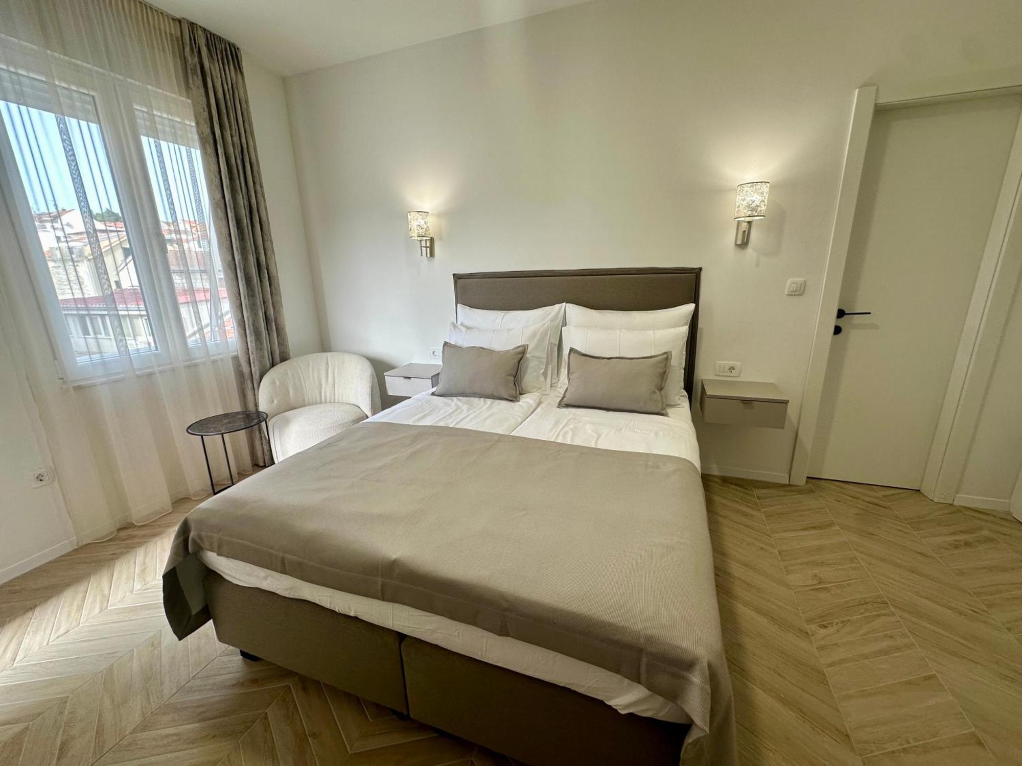 Mariani Luxury Rooms In Center Split Extérieur photo