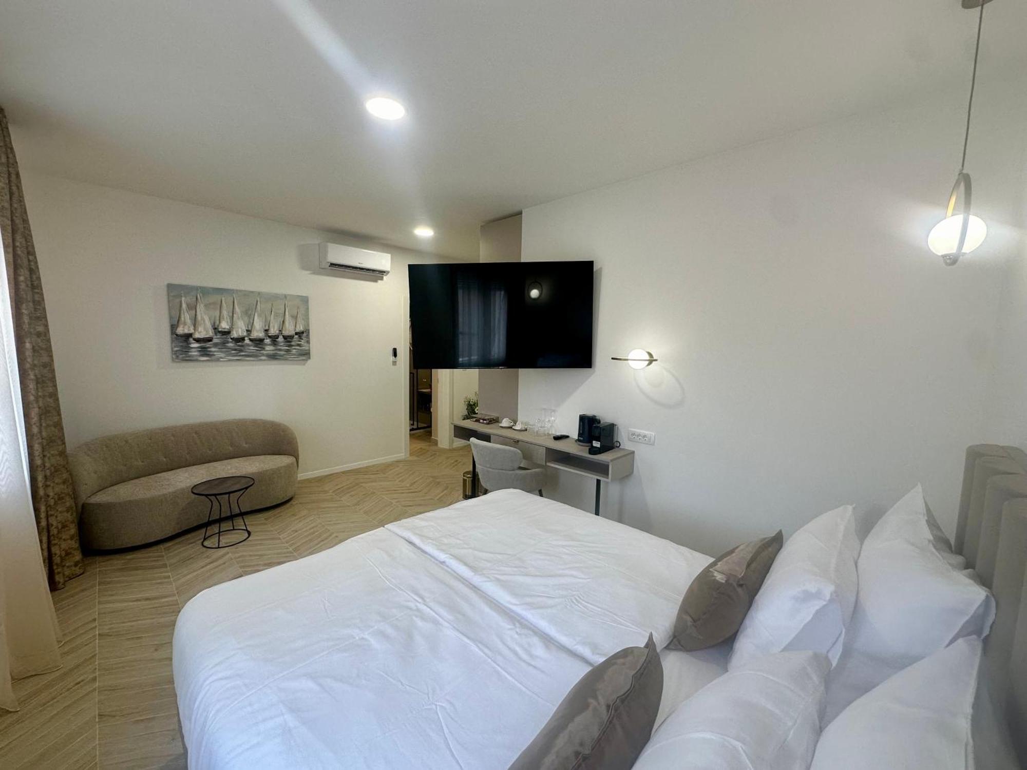 Mariani Luxury Rooms In Center Split Extérieur photo