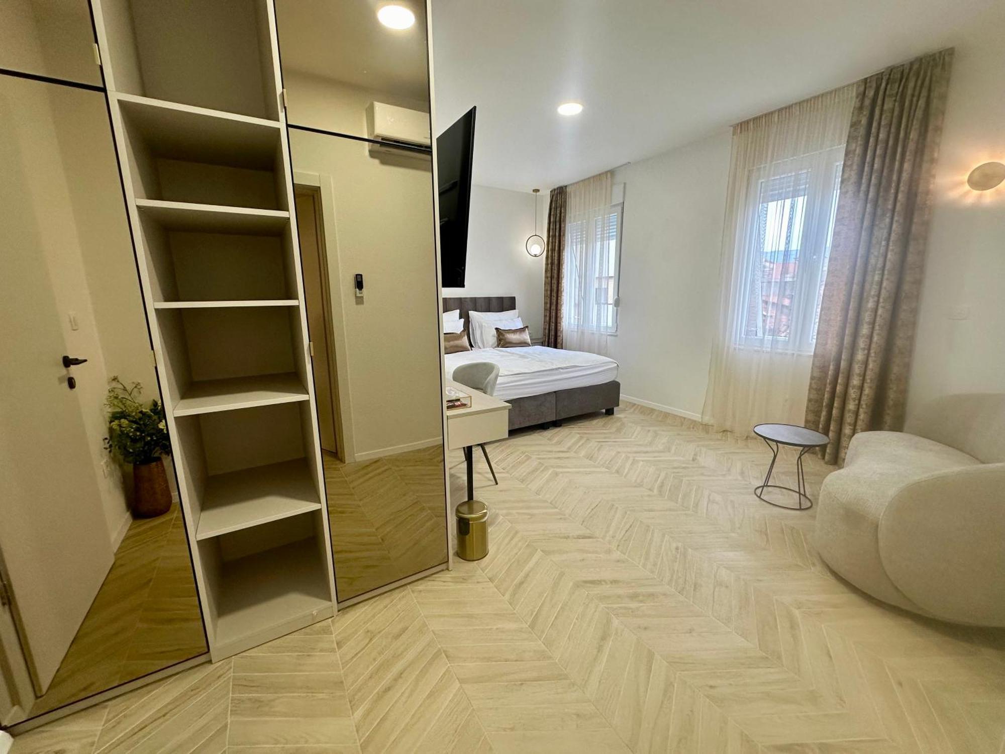 Mariani Luxury Rooms In Center Split Extérieur photo