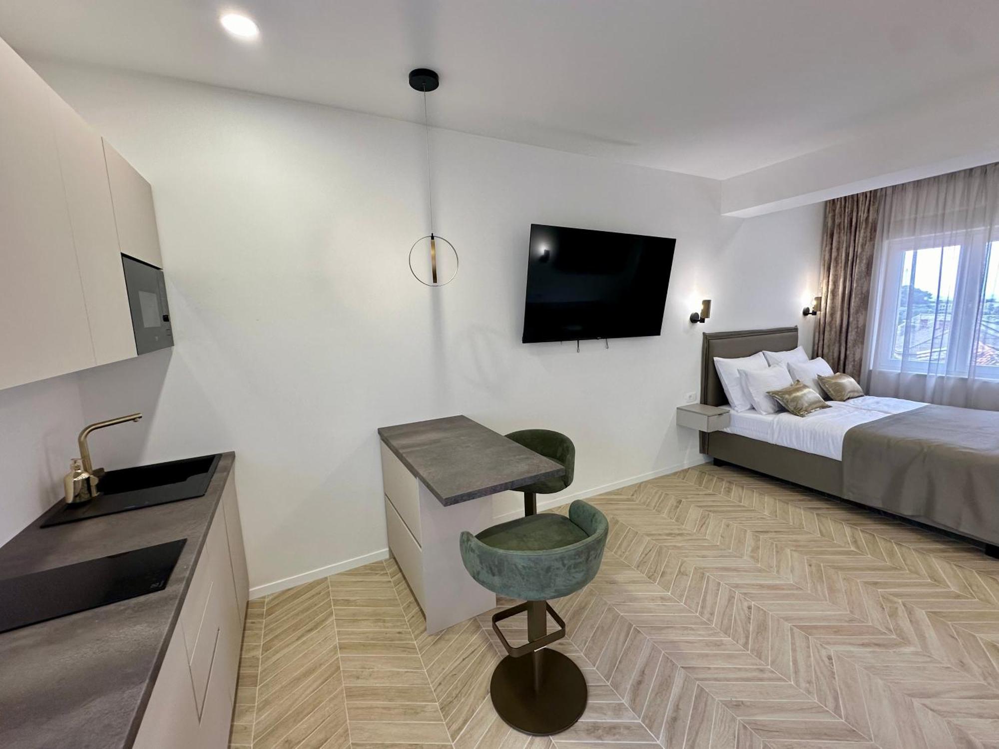 Mariani Luxury Rooms In Center Split Extérieur photo